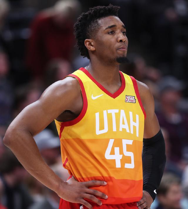 对年轻外野 对年轻外野